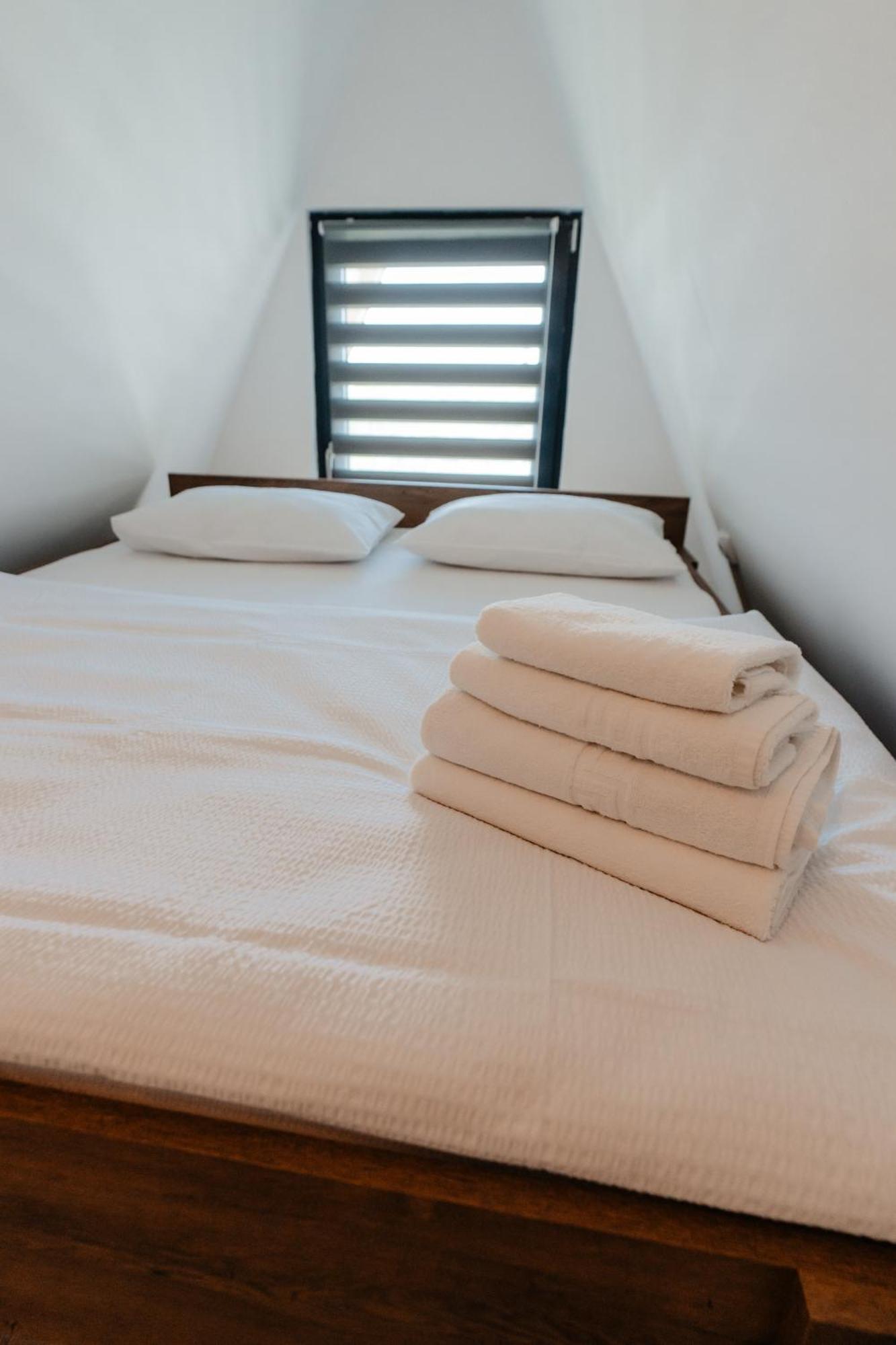 Cavo Village- Cabins Rental Baile 1 Mai Rontó Kültér fotó